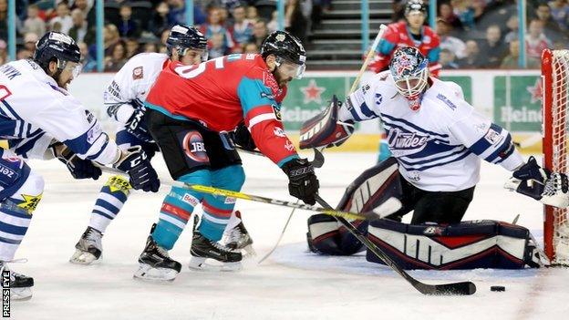 Blair Riley threatens for the Giants in Saturday night's victory over the Scots at the SSE Arena