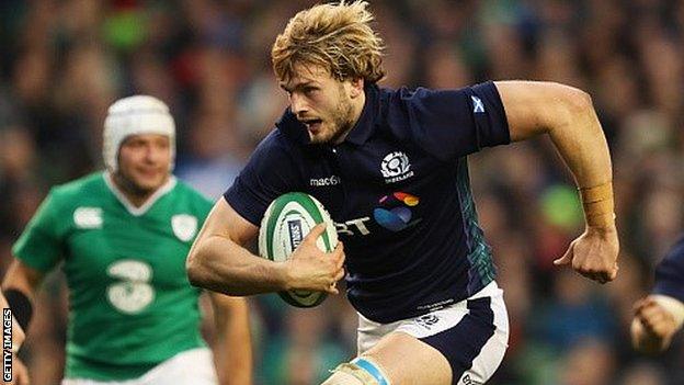 Richie Gray gallops over to score Scotland's second try