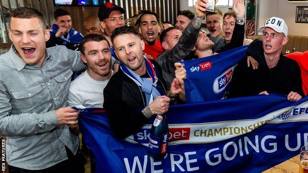 Sheffield United players celebrate promotion