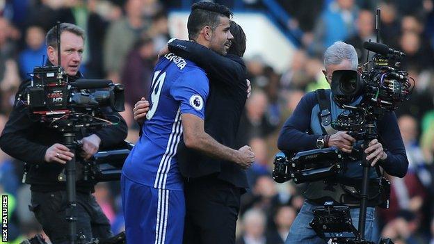 Chelsea manager Antonio Conte congratulates Diego Costa