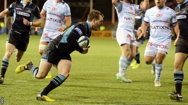 Stuart Hogg scores for Glasgow