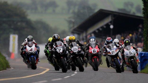 Dundrod 150 action