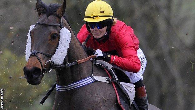 Victoria Pendleton riding in a point-to-point