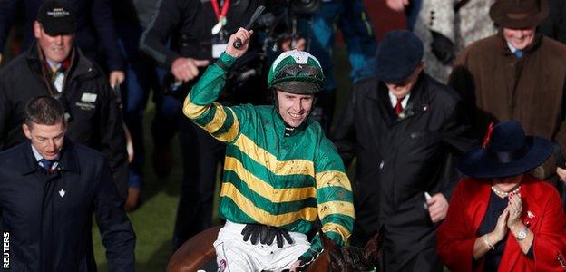 Jockey Mark Allen celebrates victory on Espoir D'Allen