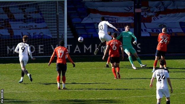 Daryl Dike scores his second goal