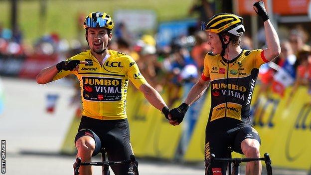 Roglic (left)