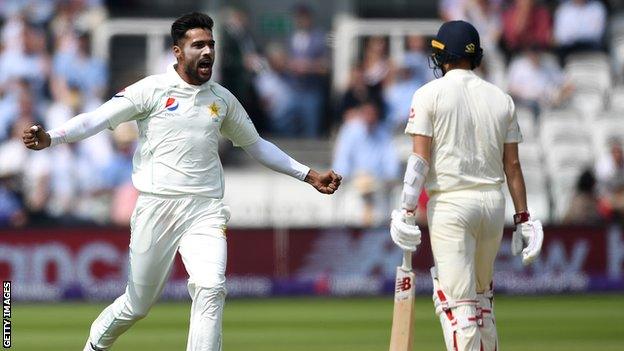 Pakistan's Mohammad Amir celebates dismissing Mark Wood