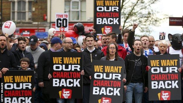 Charlton fans protest against owner Roland Duchatelet