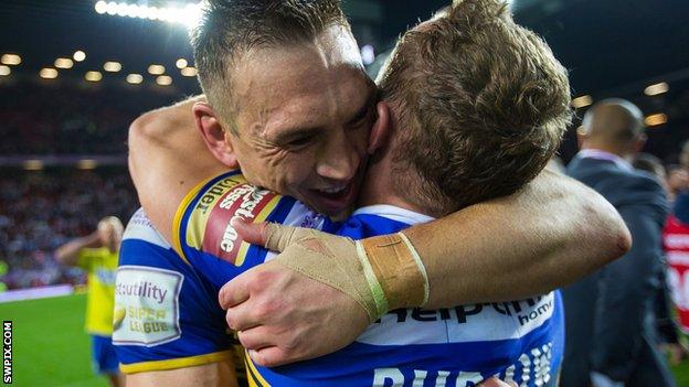 Kevin Sinfield hugs Rob Burrow after the 2015 Super League Grand Final