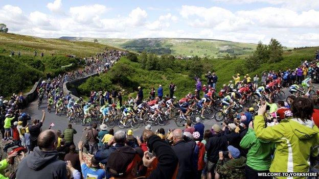 Crowds in Yorkshire on stage 1 of the Tour De France