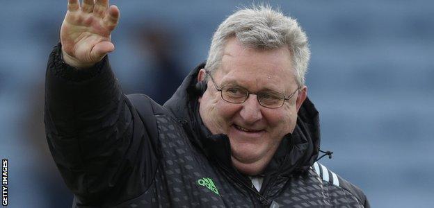 Harlequins director of rugby John Kingston on the sidelines