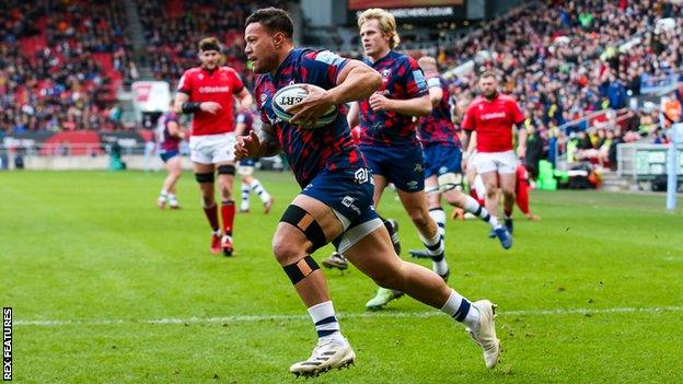 Bristol's Alapati Leiua scores for Bristol