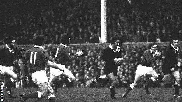 New Zealand on the attack against Llanelli in 1972