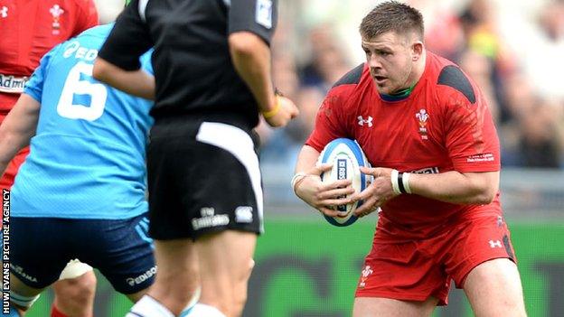 Rob Evans in action for Wales against Italy in the 2015 Six Nations