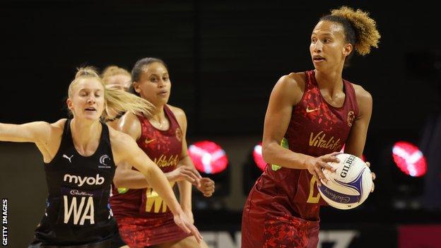 Serena Guthrie playing netball