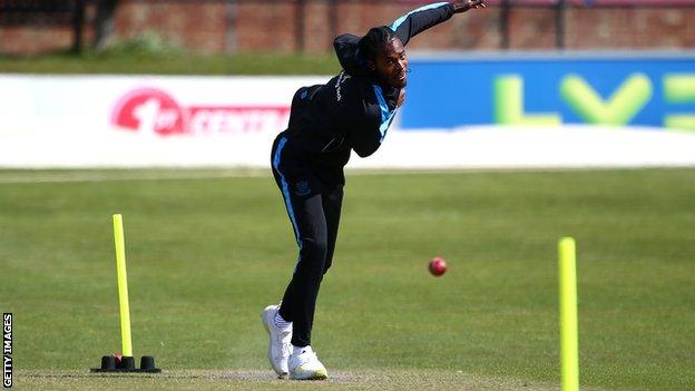 Jofra Archer bowling for Sussex