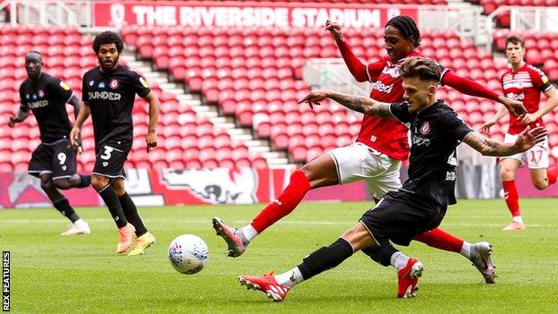 Jamie Paterson scores Bristol City's second goal