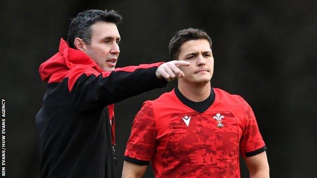 Callum Sheedy (R) is benefiting from the guidance of Wales attack coach Stephen Jones