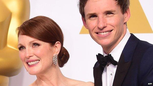 Julianne Moore and Eddie Redmayne