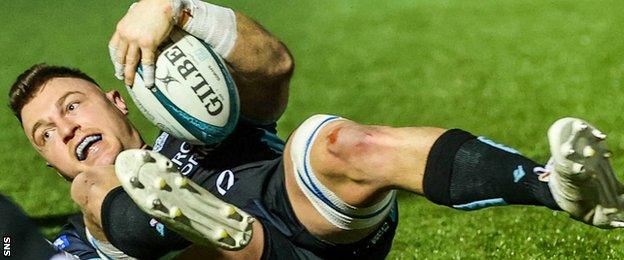 Jack Dempsey playing for Glasgow Warriors against Dragons