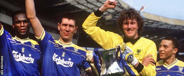 Eric Young, Lawrie Sanchez, Dave Beasant and Terry Phelan celebrate Wimbledon FC's FA Cup win in 1988