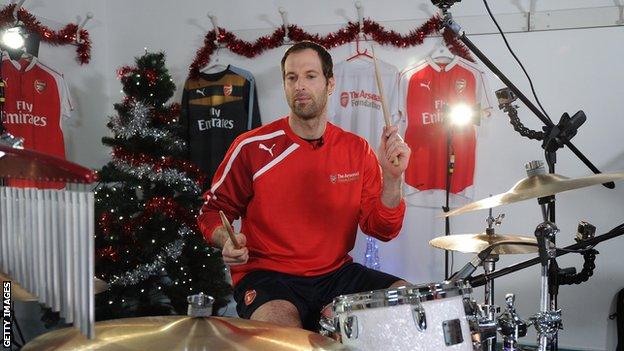 Petr Cech plays the drums in 2015