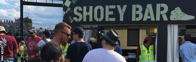 Shoey Bar