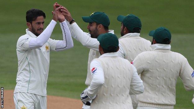 Pakistan celebrate the wicket of Daniel Bell-Drummond