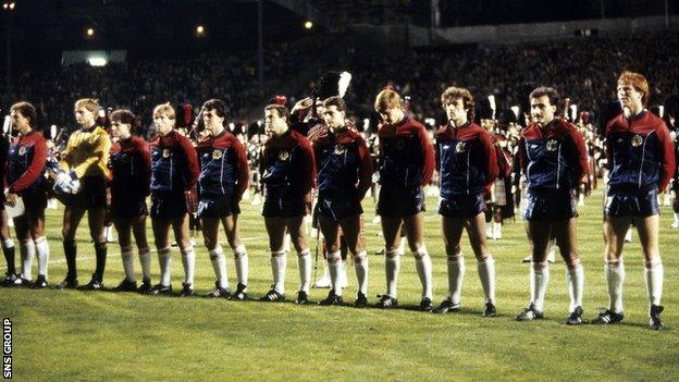 Scotland team containing Kenny Dalglish, Willie Miller and Alex McLeish