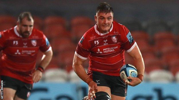 Jake Polledri (right) with the ball for Gloucester in September 2020