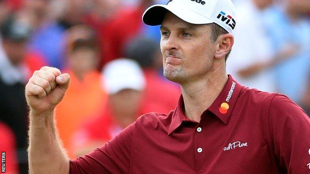 Justin Rose celebrates after birdieing the 18th to win the FedEx Cup