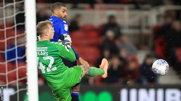 Lewis Grabban scores for Nottingham Forest