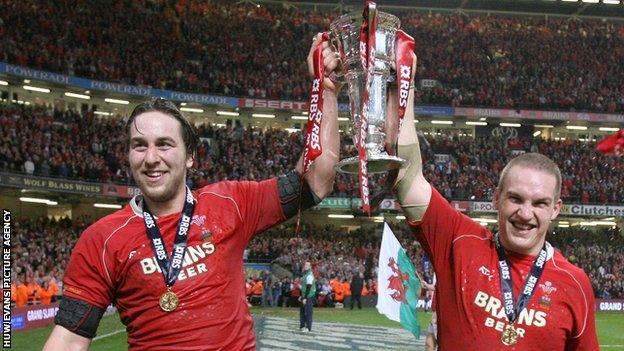 Gethin Jenkins (right) celebrates winning the 2008 Grand Slam with ex-Wales captain Ryan Jones