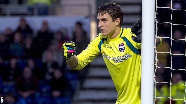 Antonio Reguero is the second goalkeeper to join Hibernian in a week