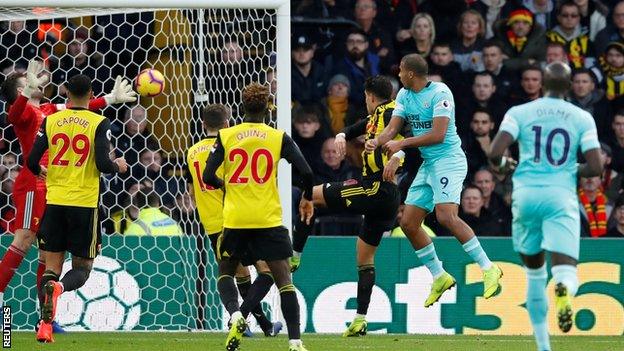 Salomon Rondon (second right) heads in for Newcastle