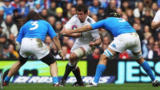 Louis Deacon playing for England against Italy