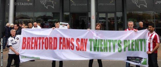 Brentford fans team up with Derby fans at the iPro Stadium