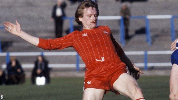 John McMaster in action for Aberdeen in 1982