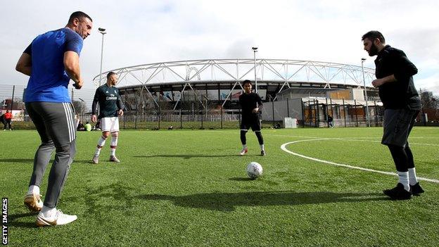 Amateur footballers