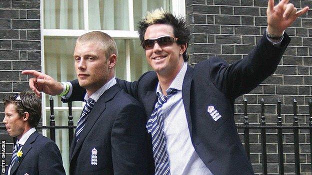 Freddie Flintoff and Kevin Pietersen at England's 2005 Ashes victory parade.