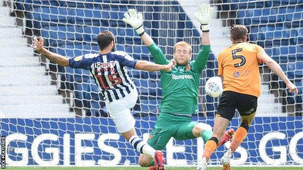 Charlie Austin scores for West Brom