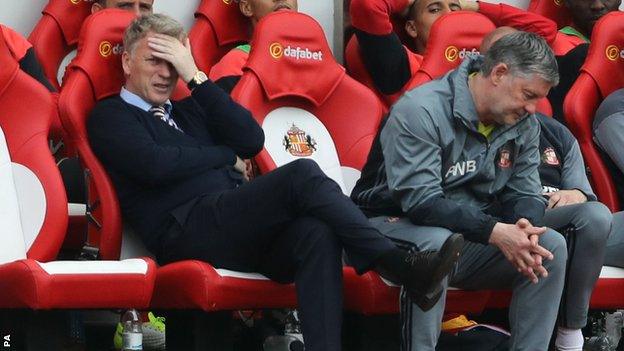 Sunderland manager David Moyes (left) and assistant Paul Bracewell