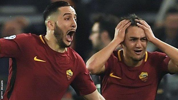 Kostas Manolas celebrates Roma's third goal