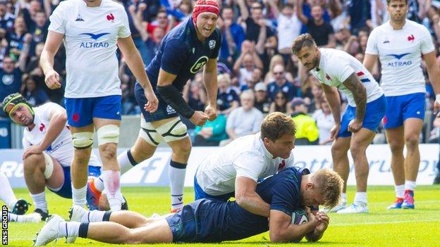 Chris Harris scored the match-winning try at Murrayfield