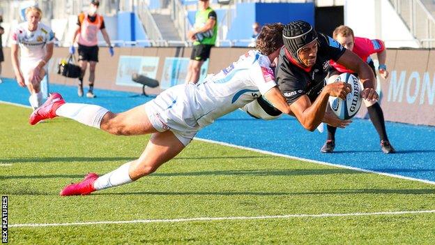 Saracens' Elliott Obatoyinbo scores a spectaculat try against Exeter