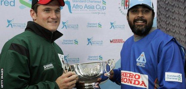 Graeme Smith (left) and Inzamam Ul-Haq (right)