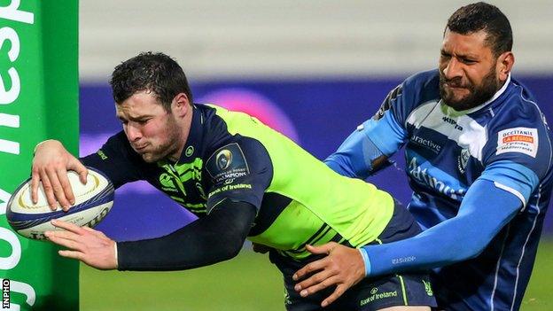 Robbie Henshaw touches down for the second of his two tries in the second half