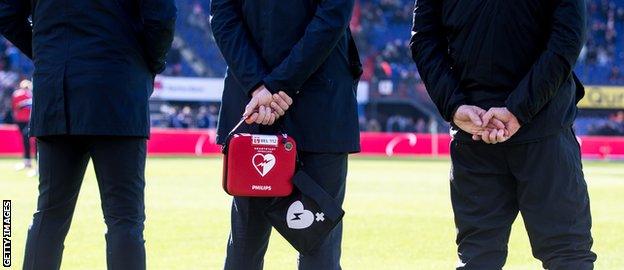 Doctors at Dutch game between PSV and Feyenoord