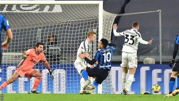 Inter Milan go close against Juventus in the Coppa Italia semi-final second leg