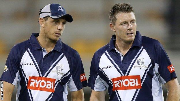 James Pattinson and Darren Pattinson playing for Victoria Bushrangers